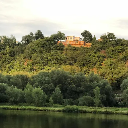 - D - Vyhlidka Nad Rekou شقة Zdiby